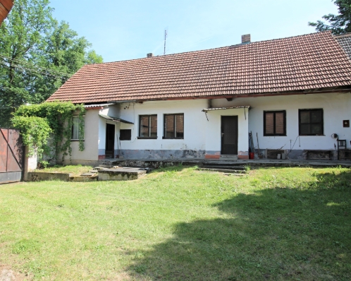 Prodej chalupy s uzavřeným dvorem v obci Přehořov